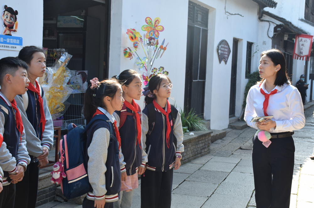 5da686f9c690491280a1965565e80353.png 5da686f9c690491280a1965565e80353.png