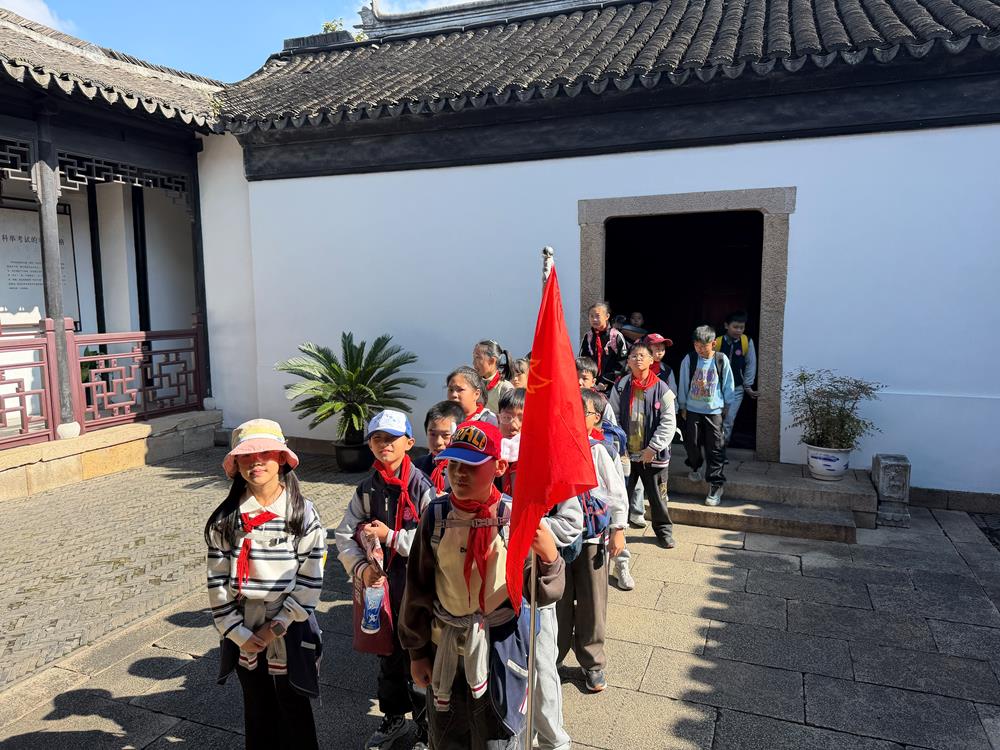 bc4db170fece447e8cce10c60d47c1a4.jpg bc4db170fece447e8cce10c60d47c1a4.jpg