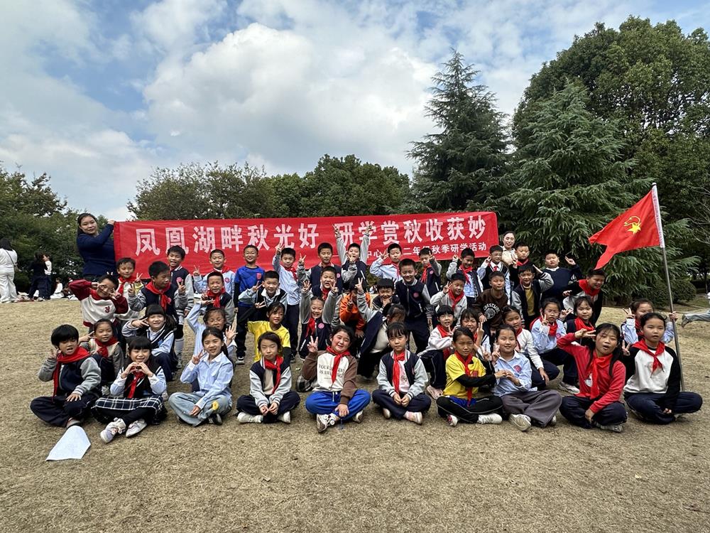 c8846feaa81b4a71aac2f2938752b653.jpg c8846feaa81b4a71aac2f2938752b653.jpg