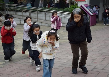 筑牢安全防线　 守护校园平安